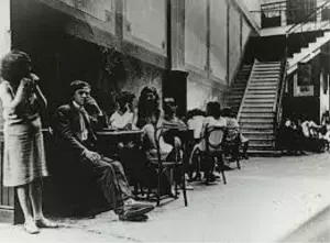 מהצללים של ורשה לבוקר של בואנוס איירס